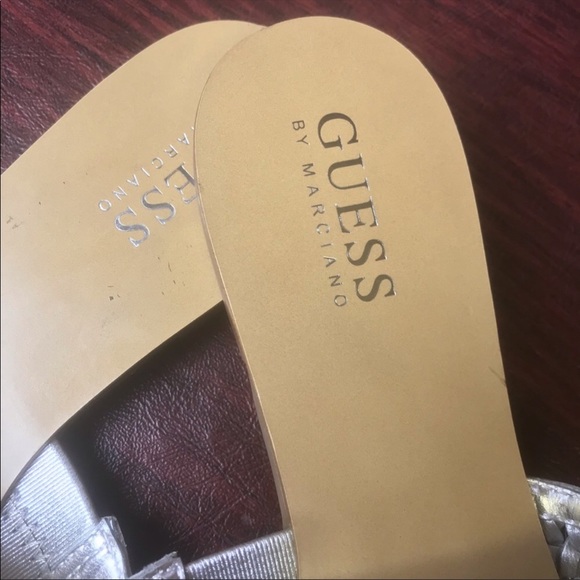 GUESS by Marciano Toe Ring Strap Slide Silver - Picture 3 of 5